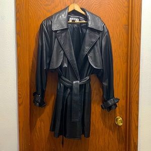 Dress for success with this sophisticated 3/4 length Black Leather Winter Coat M